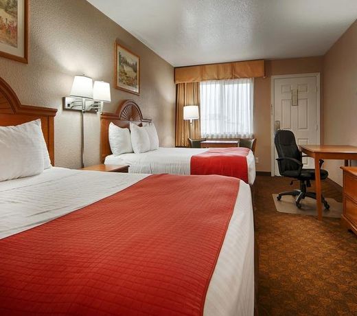 Super 8 by Wyndham Cleburne