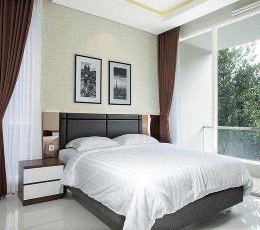 Azcarya Villa