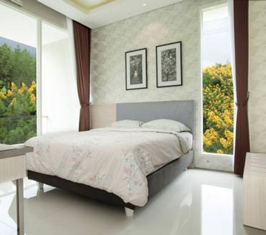 Azcarya Villa