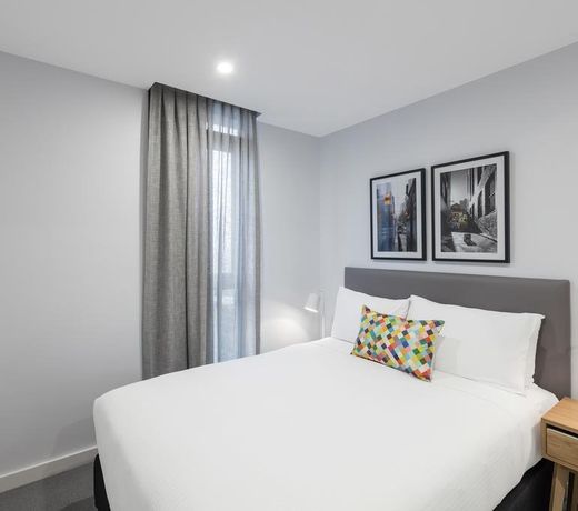 Oaks Melbourne Southbank Suites