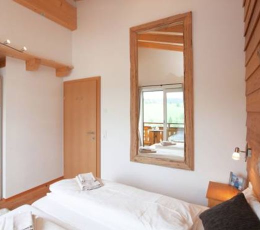 Stunning Holiday Home with Balcony Ski Storage Parking