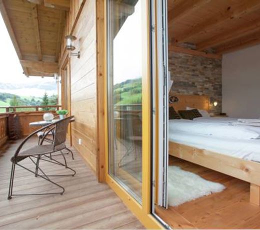 Stunning Holiday Home with Balcony Ski Storage Parking