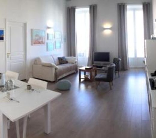2 Bedrooms Appartement In Central Location on the famous Place Massena Nice