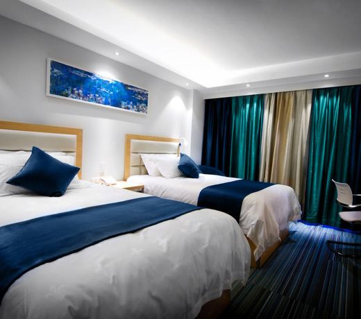 Lyz Business Hotel
