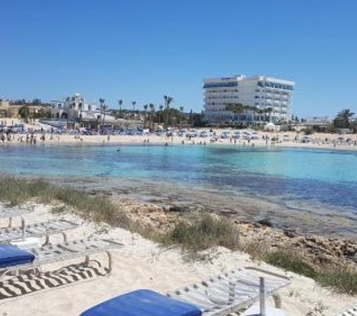 Christopher's Sandy Beach Suites