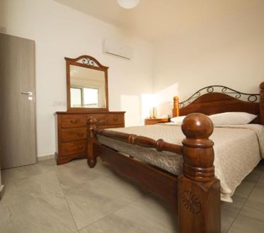 Christopher's Sandy Beach Suites