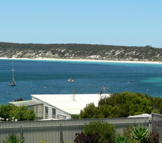Fareview Beach House