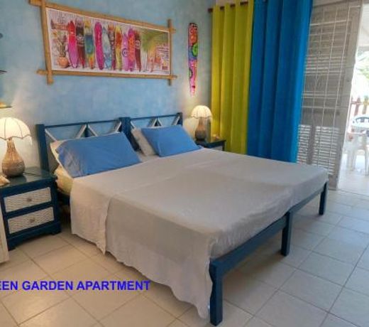 Green Garden Apartment