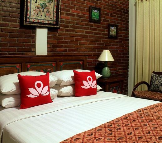 ZEN Rooms Sukamekar Surya Sumantri
