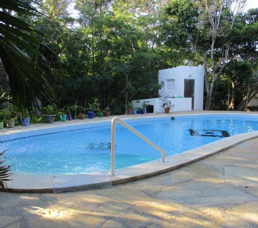 Watamu Beach Cottages B&B