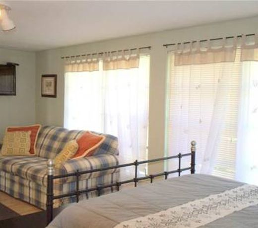 Harbor 606 Venice Island 2 Br home by RedAwning
