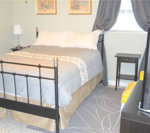 Harbor 606 Venice Island 2 Br home by RedAwning