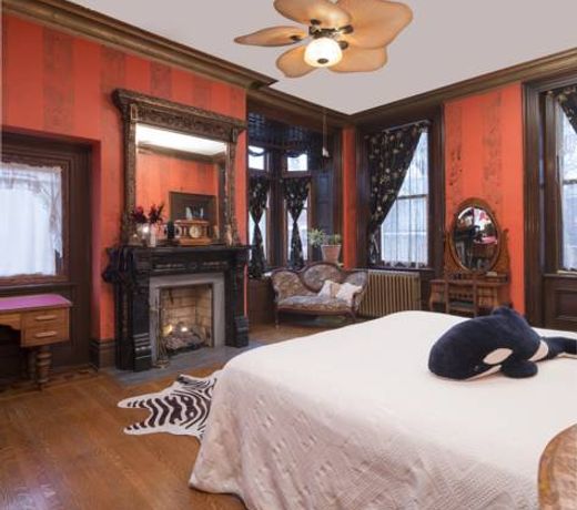 The Parador Inn