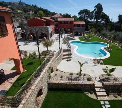 Leonardo Resort