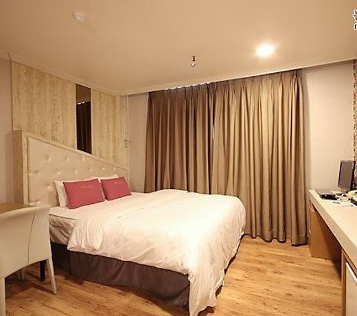 Central Hotel