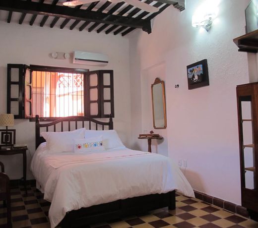 Casa de Zari B&B