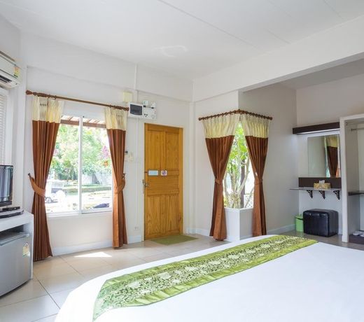 Villa Reina Khao Yai Resort