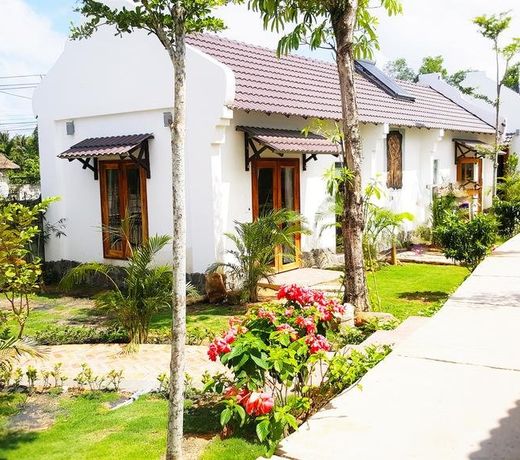 White Lotus Resort