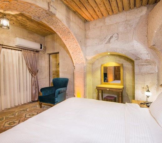 Caldera Cave Hotel