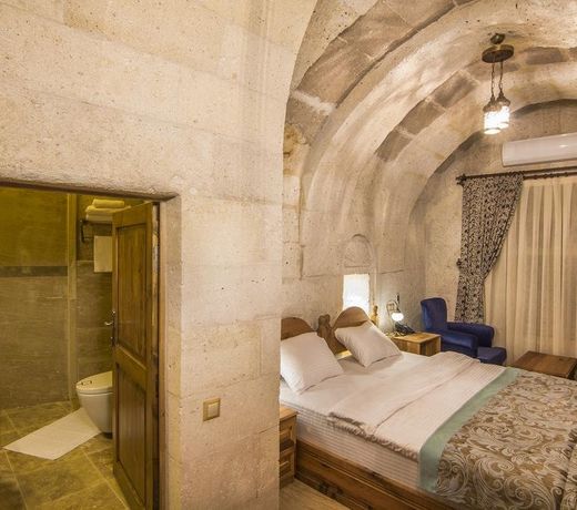 Caldera Cave Hotel