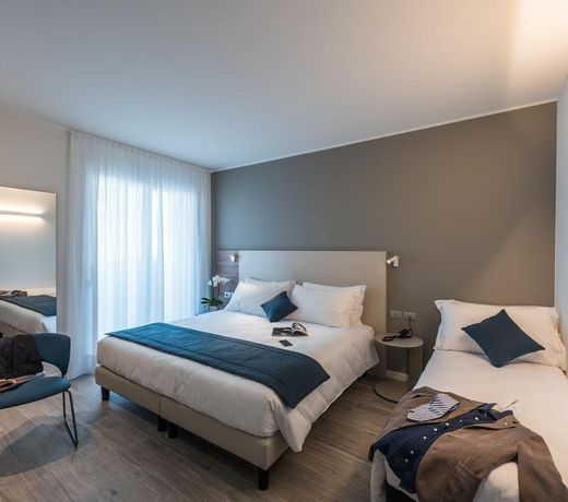 Hesperia Hotel & Residence