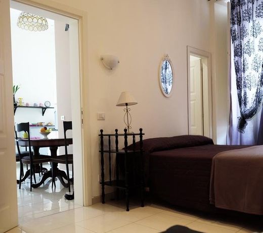 Flora Rooms