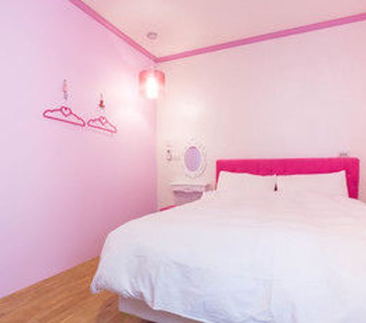 N. Castle Hotel