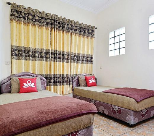 ZEN Rooms Antapani Syariah