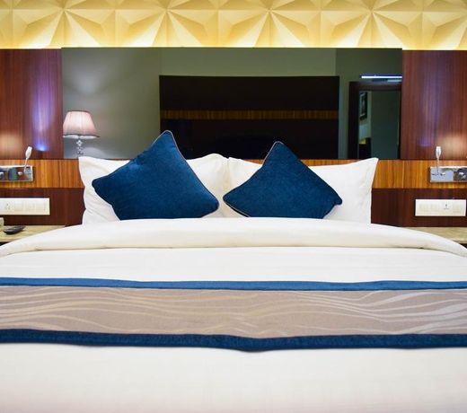 Rg Royal Hotel