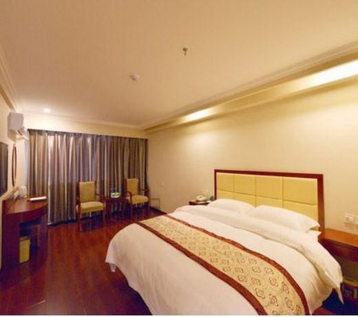 GreenTree Inn Shenyang Tiexi Huaxiang Road Metro Station Express Hotel