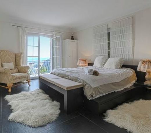 Luxurious Villa in Grasse with Swimming Pool