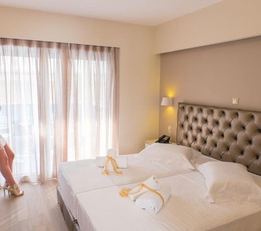 Must Boutique Hotel & Restaurant