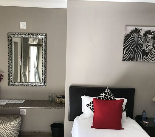 Aerotropolis Guest Lodge