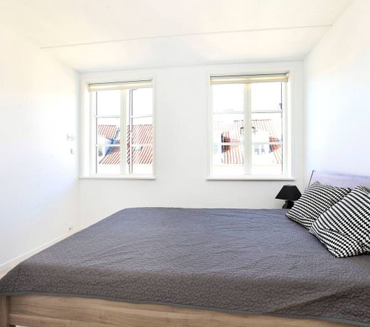 CITY, LUX APARTM - 2 FULL BATHROOMs, 1v