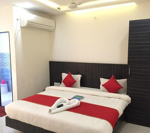OYO 5514 Hotel Crystal Inn