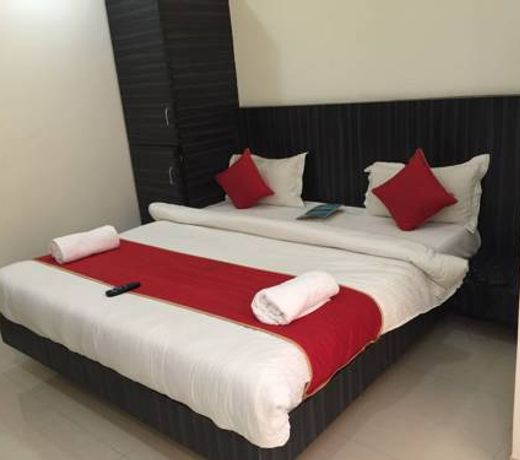 OYO 5514 Hotel Crystal Inn