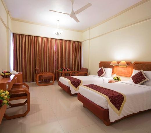 Dolphin Hotel