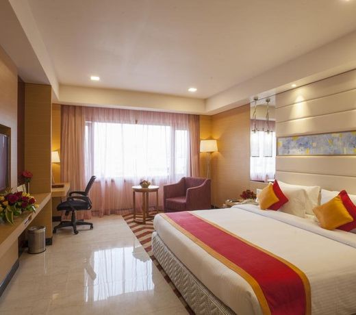 Dolphin Hotel