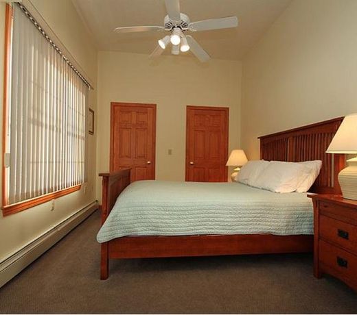 Abellona Inn & Suites