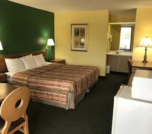 Relax Inn & Suites