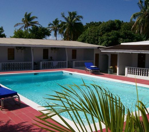 Golden Thistle Hotel