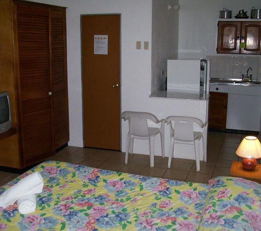 Golden Thistle Hotel