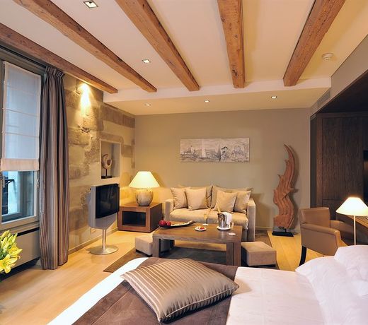 Les Armures Hotel