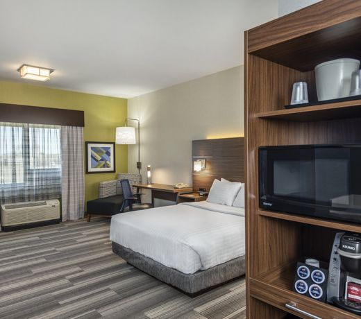 Holiday Inn Express & Suites Medicine Hat, an IHG Hotel