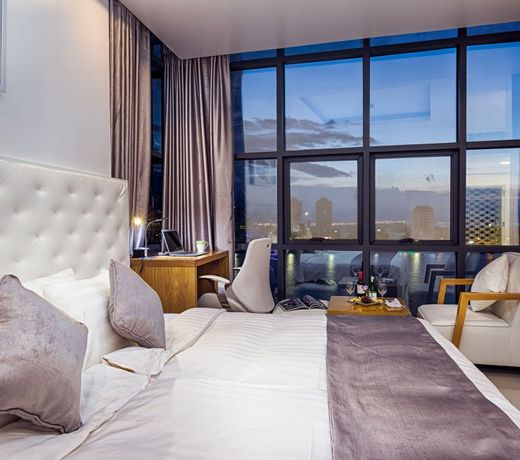Star City Hotel & Apartments