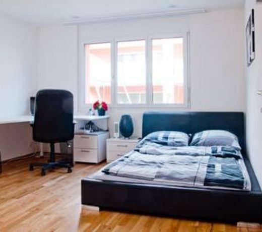 Grosses, gemuetliches Zimmer