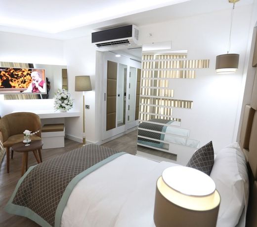 Elips Royal Hotel & SPA
