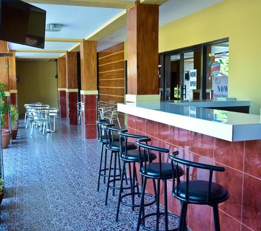 La Galleon Suites Hotel