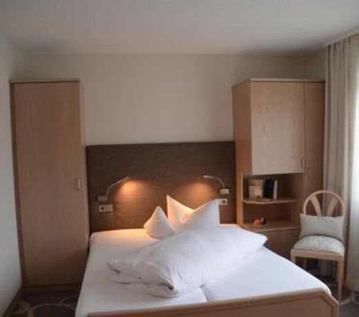 Castell Hotel & Restaurant