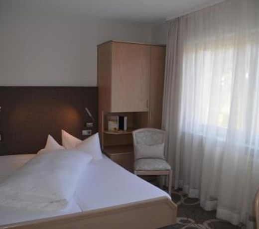 Castell Hotel & Restaurant